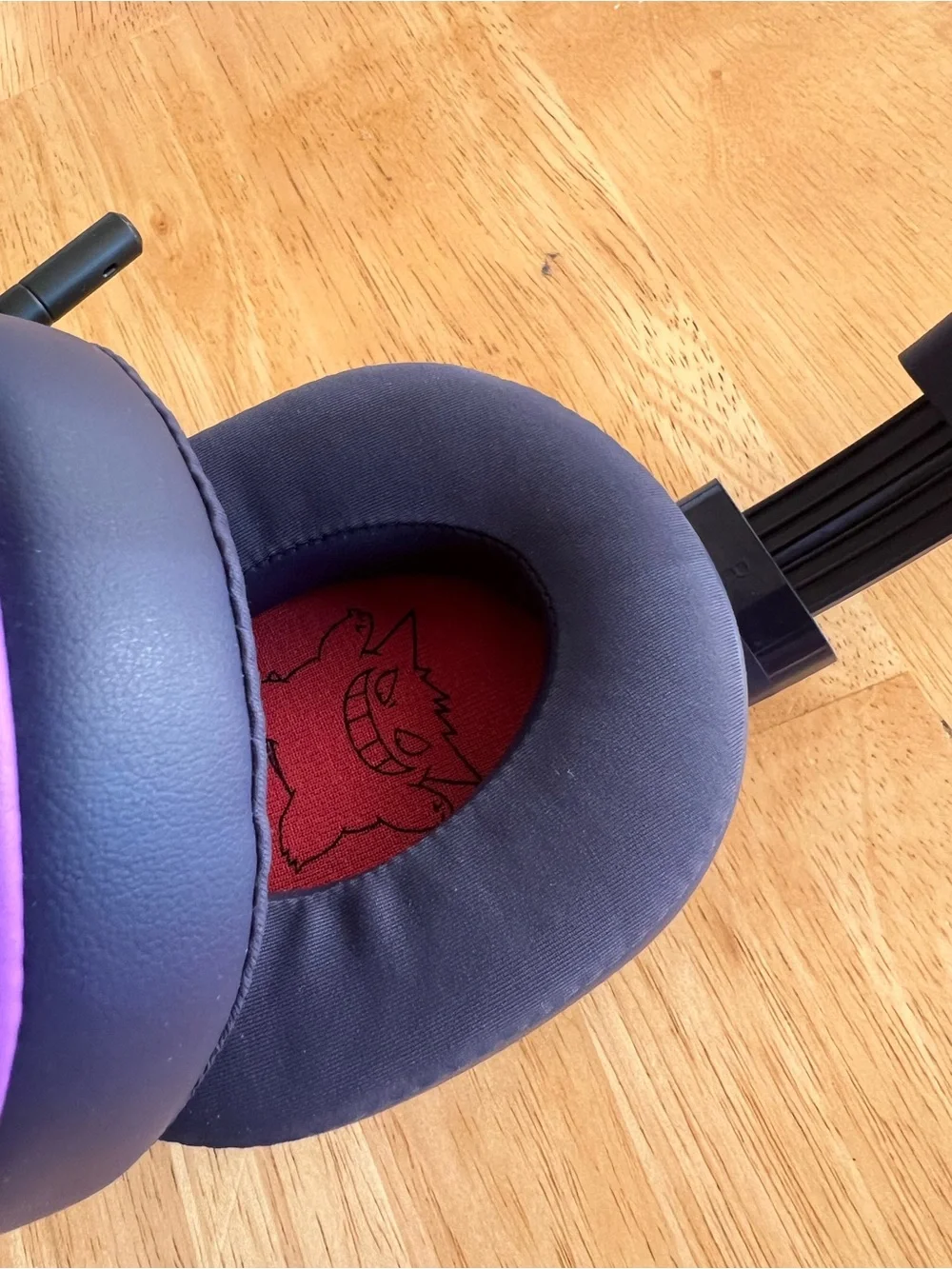 Razer Kraken Kitty V2 Pokémon Gengar Edition Gaming Headset with Mic
